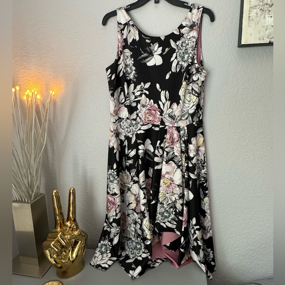 White House Black Market Black Floral Dress Size 10. Zipper Back.